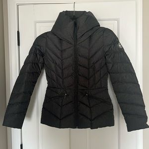 Michael Kors Women’s Packable Down Fill Jacket Color Gray, Size XS.